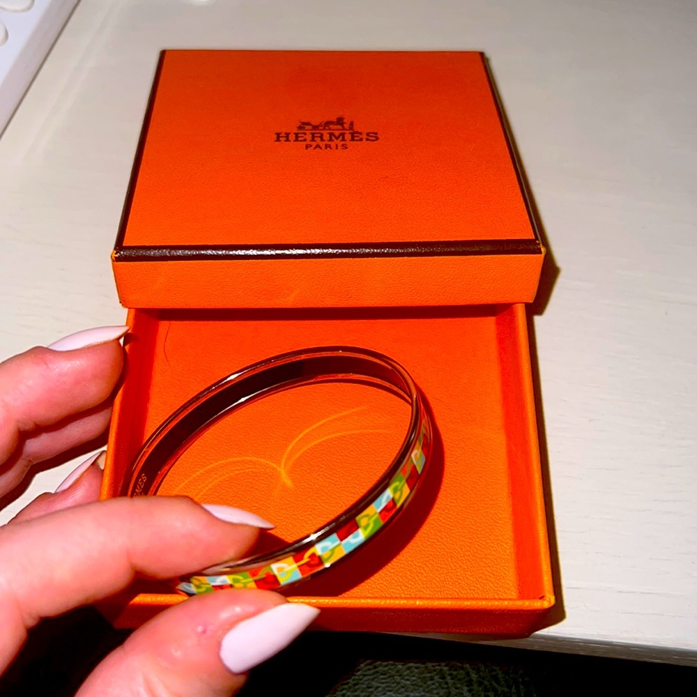 Never worn before PERFECT condition with an Hermes Box enamel bangle